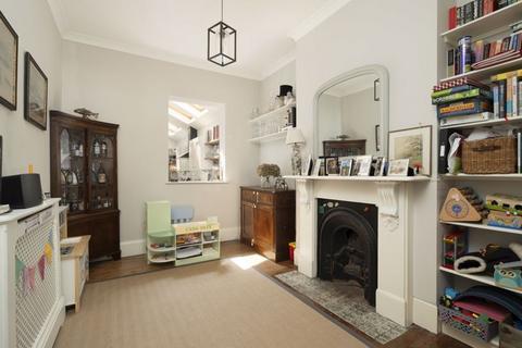 63 Wendell Road, London, W12 9RS