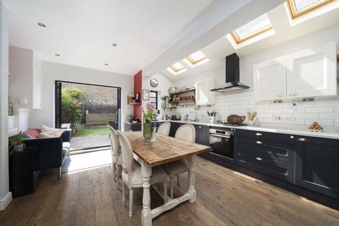 63 Wendell Road, London, W12 9RS
