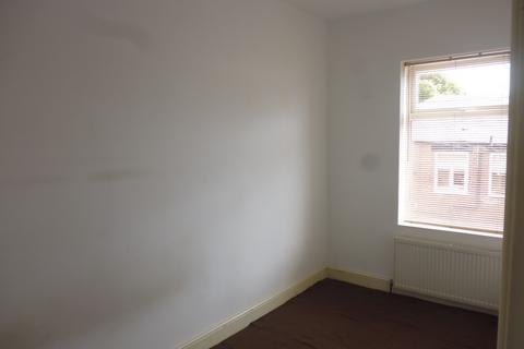 3 bedroom terraced house to rent, Westminster Street, Sudden, OL11