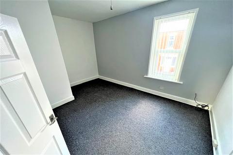 2 bedroom flat to rent, Collingwood Street, South Shields