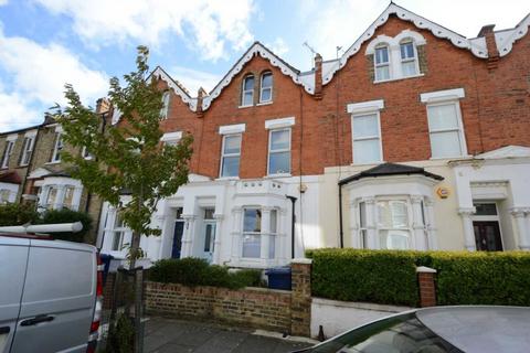 3 bedroom flat to rent, Holly Park Road, Friern Barnet, London N11