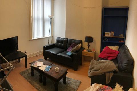 3 bedroom terraced house to rent, Ladybarn Lane, Fallowfield