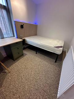 6 bedroom terraced house to rent, 76 Whitby Road, Fallowfield