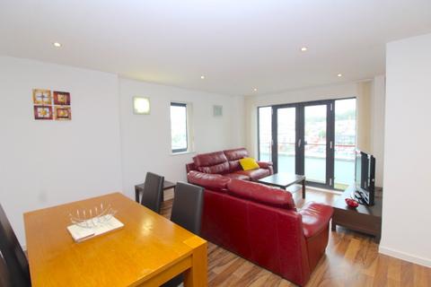 2 bed flat/apartment for rent in South Quay, Kings Road, Swansea