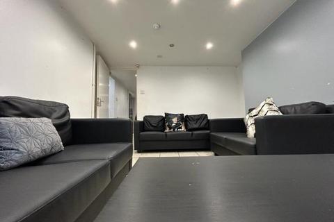 6 bedroom terraced house to rent, BEECHWOOD VIEW, BURLEY, LEEDS