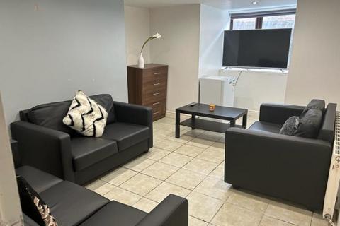 6 bedroom terraced house to rent, BEECHWOOD VIEW, BURLEY, LEEDS