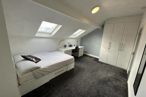 6 bedroom terraced house to rent, BEECHWOOD VIEW, BURLEY, LEEDS