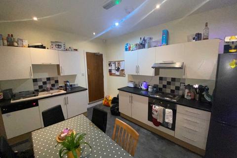 5 bedroom terraced house to rent, Ladybarn Lane, Fallowfield