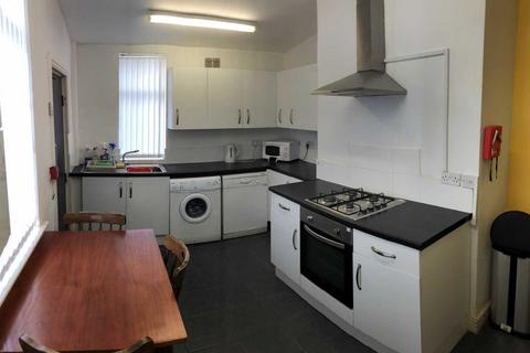 5 bedroom terraced house to rent, Platt Lane, Fallowfield