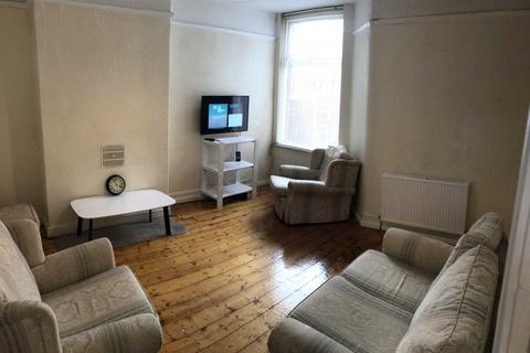 5 bedroom terraced house to rent, Platt Lane, Fallowfield