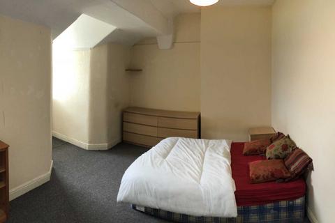 5 bedroom terraced house to rent, Platt Lane, Fallowfield