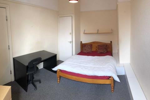 5 bedroom terraced house to rent, Platt Lane, Fallowfield