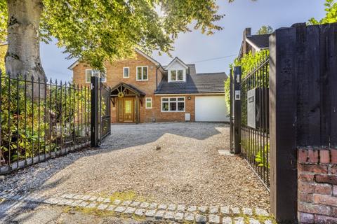 undefined, Simons Walk, Englefield Green