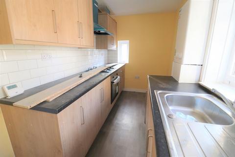 3 bedroom terraced house to rent, Mount Street, Bradford BD2