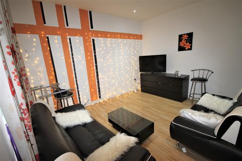 3 bedroom terraced house to rent, Autumn Avenue, Burley, Leeds, LS6