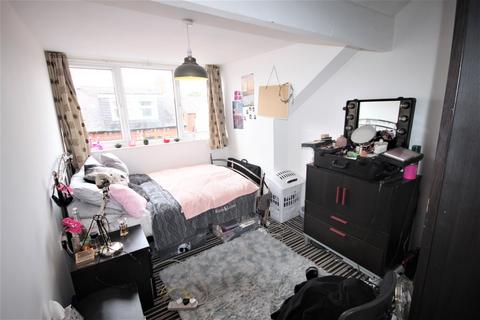 3 bedroom terraced house to rent, Autumn Avenue, Burley, Leeds, LS6