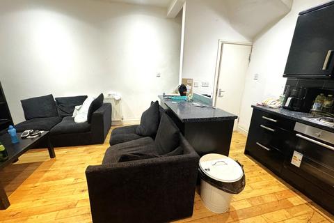 3 bedroom terraced house to rent, Harold Walk, Burley, Leeds, LS6