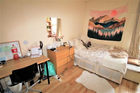 5 bedroom terraced house to rent - Mayville Place, Headingley, Leeds, LS6