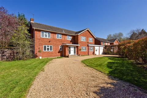 5 bedroom detached house to rent, Court Drive, Maidenhead, Berkshire, SL6