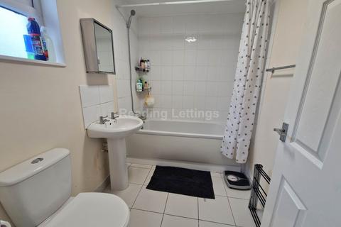 1 bedroom in a house share to rent, HOUSE SHARE - Addington Road, Reading