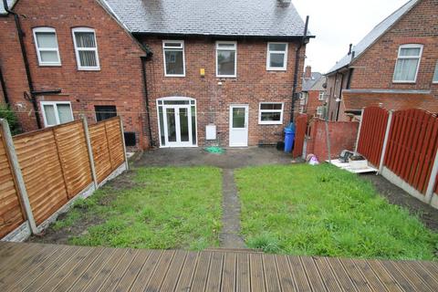 3 bedroom terraced house to rent, Edensor Road, Norwood