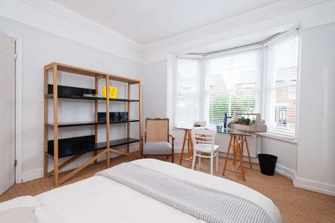 undefined, Kingston Road, Walton Manor *Student Property 2026*