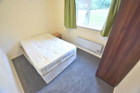 2 bedroom apartment to rent, Armadale Court, Reading