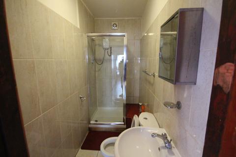 2 bedroom flat to rent, Flat 2 Gathorne Terrace