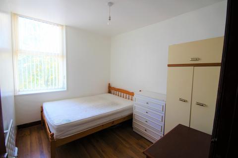2 bedroom flat to rent, Flat 2 Gathorne Terrace