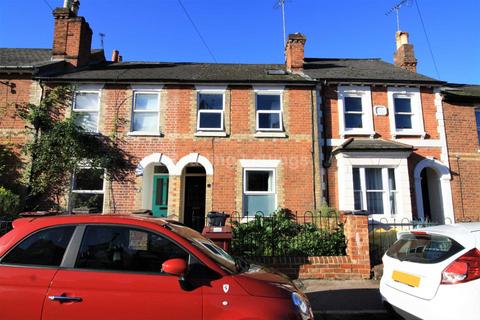 4 bedroom terraced house to rent, Carnarvon Road, Reading