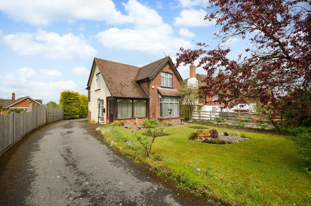 Blackwall Road North, Willesborough, Ashford, Kent, TN24 3 bed detached