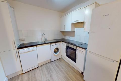 2 bedroom flat to rent, Brunswick Square, Hove, BN3