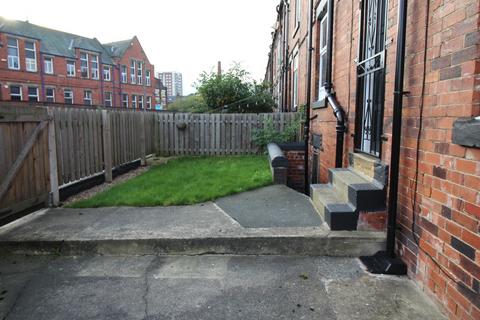 4 bedroom house share to rent - Cecil Street, Leeds LS12