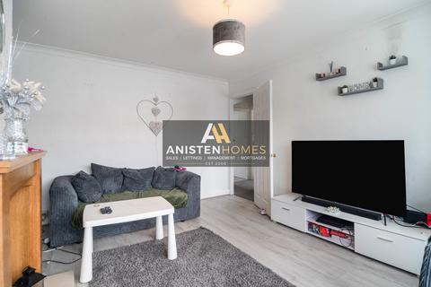 2 bedroom maisonette for sale - Rolls Park Avenue, Chingford, E4