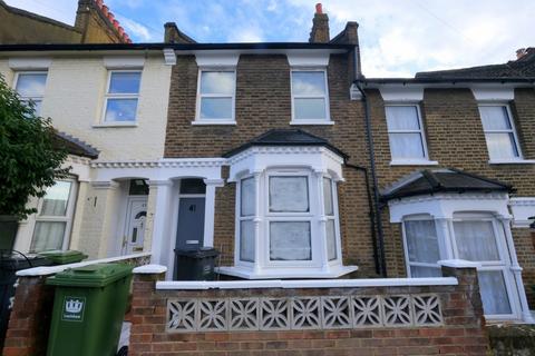 3 bedroom terraced house to rent, Harvard Road, Hither Green