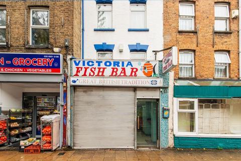 Shop to rent - Roman Road, Bethnal Green E2