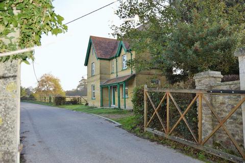 3 bedroom house to rent, Millfield Avenue, East Cowes