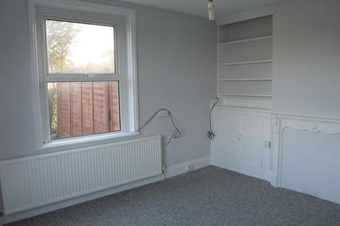 3 bedroom house to rent, Millfield Avenue, East Cowes