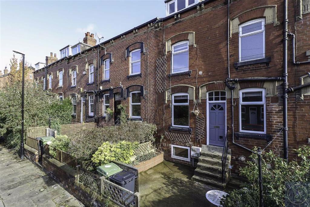 Methley Place, Chapel Allerton, LS7 2 bed terraced house £220,000