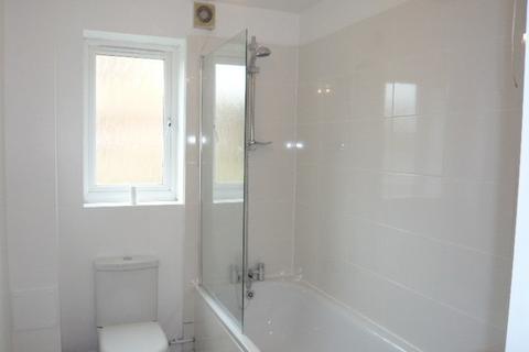 1 bedroom flat to rent, Redford Close, Feltham