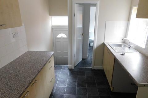 2 bedroom flat to rent, Victoria Road, Gateshead