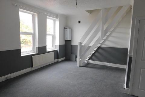 2 bedroom flat to rent, Victoria Road, Gateshead