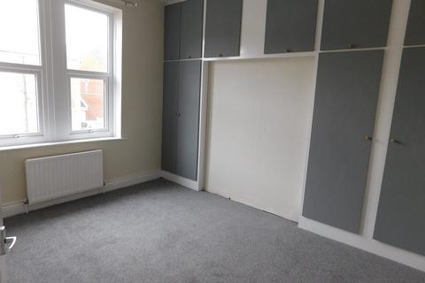 2 bedroom flat to rent, Victoria Road, Gateshead