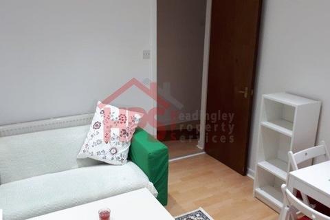 2 bedroom flat to rent - 169B Kirkstall Lane , Headingley, Leeds LS6