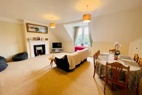 3 bedroom flat to rent, Walden Lodge, Carlisle Road, Eastbourne BN20