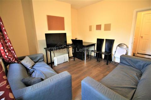 6 bedroom terraced house to rent, Addington Road, Reading