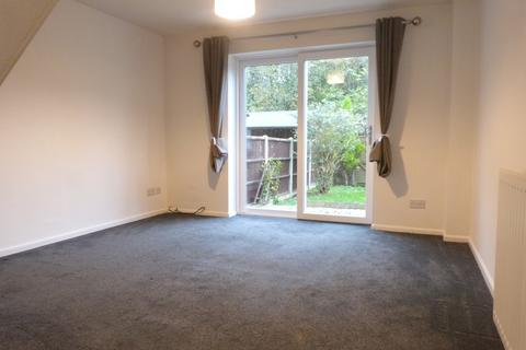 2 bedroom terraced house to rent, Burgess Close, Worcester