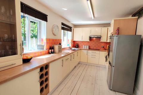 4 bedroom semi-detached house to rent, Perranporth