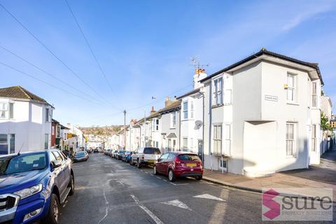 2 bedroom terraced house to rent, Islingword Road, Brighton