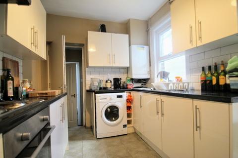 5 bedroom terraced house to rent - STUDENT LIVING off Abingdon Road
